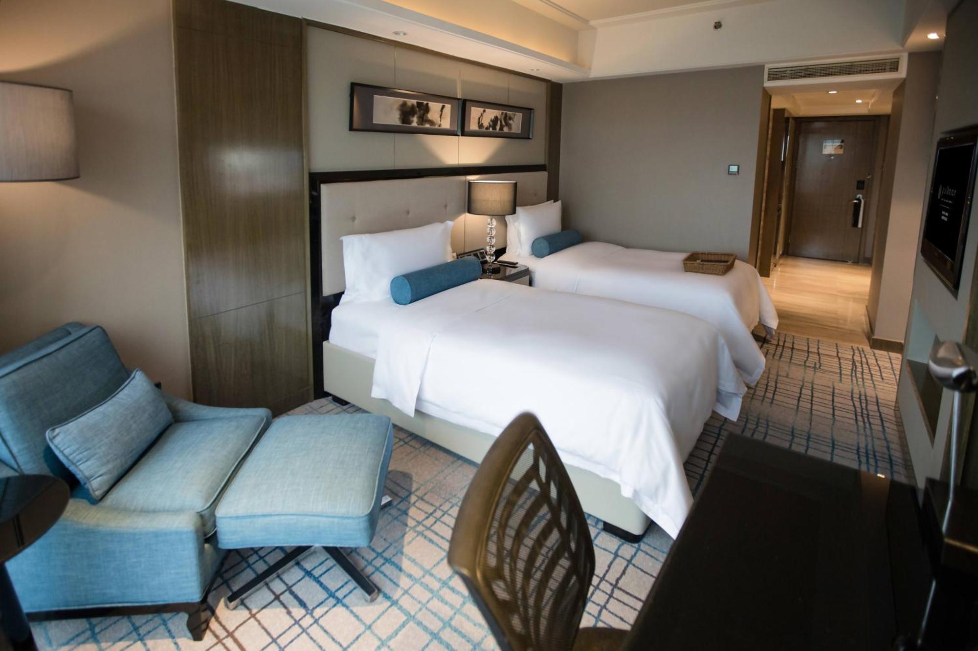 Pullman Shanghai Jingan Exterior photo