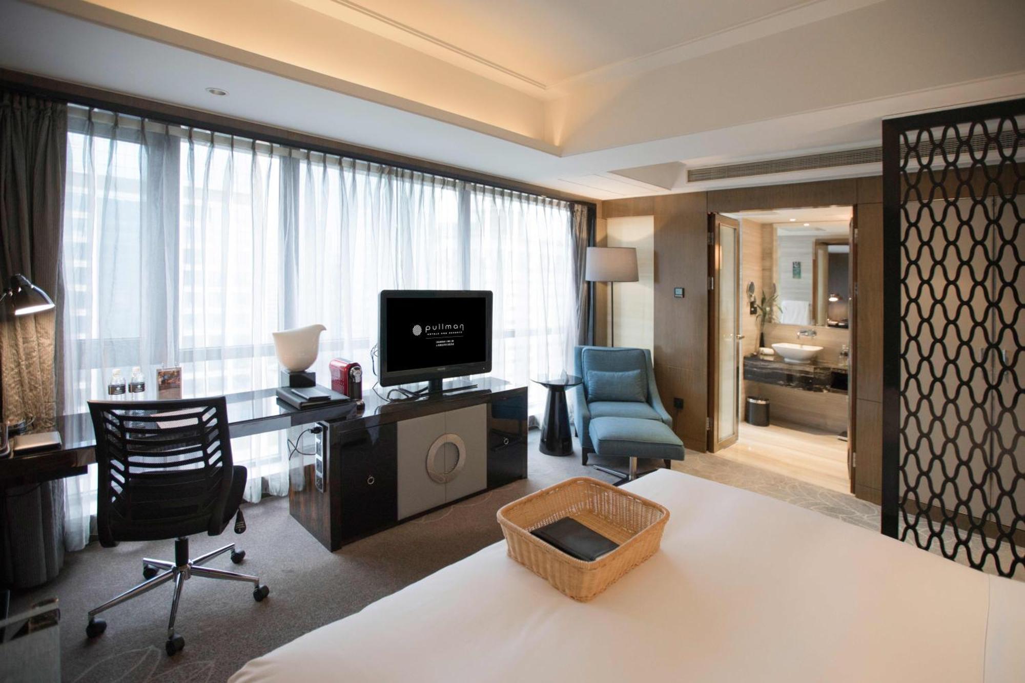 Pullman Shanghai Jingan Exterior photo