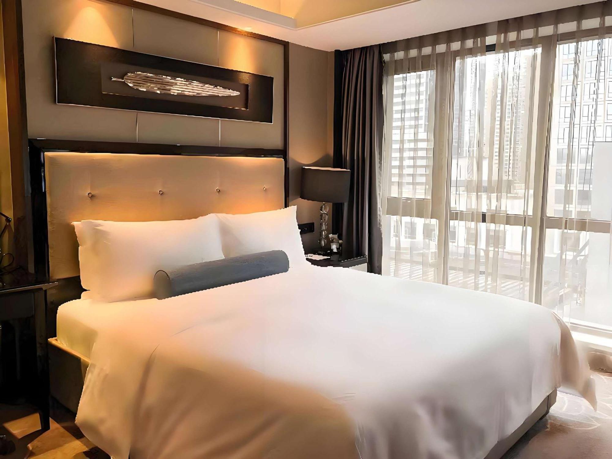 Pullman Shanghai Jingan Exterior photo