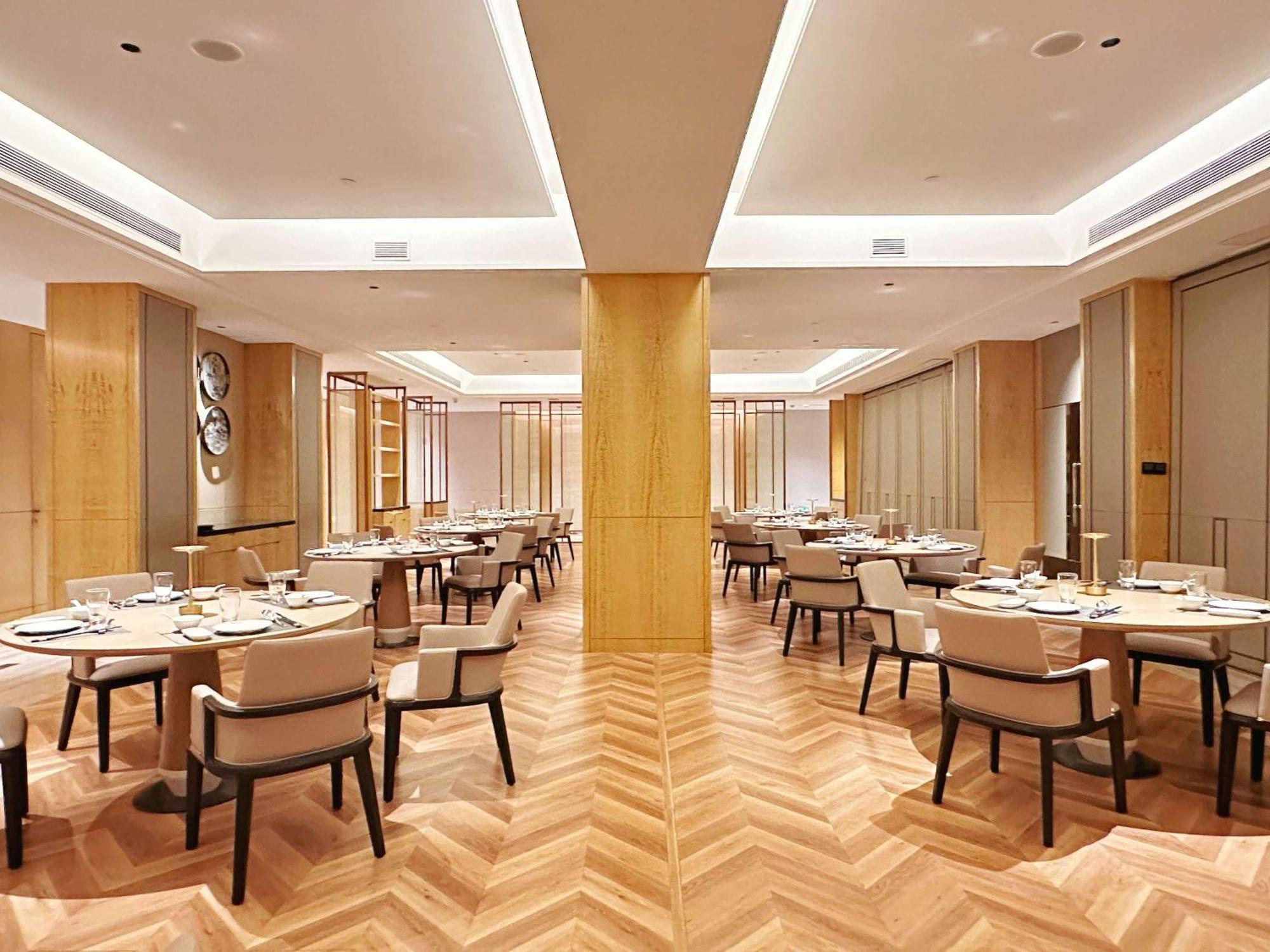 Pullman Shanghai Jingan Exterior photo