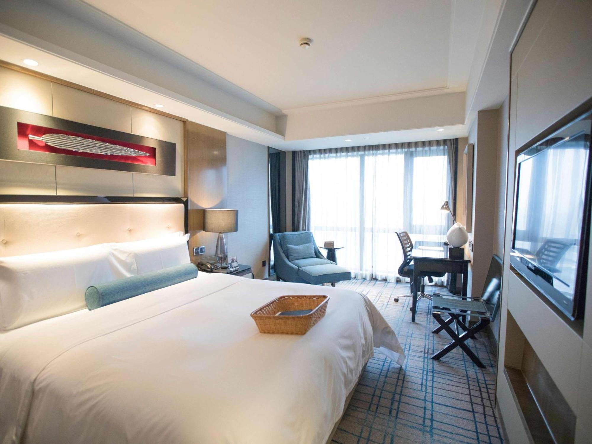 Pullman Shanghai Jingan Exterior photo