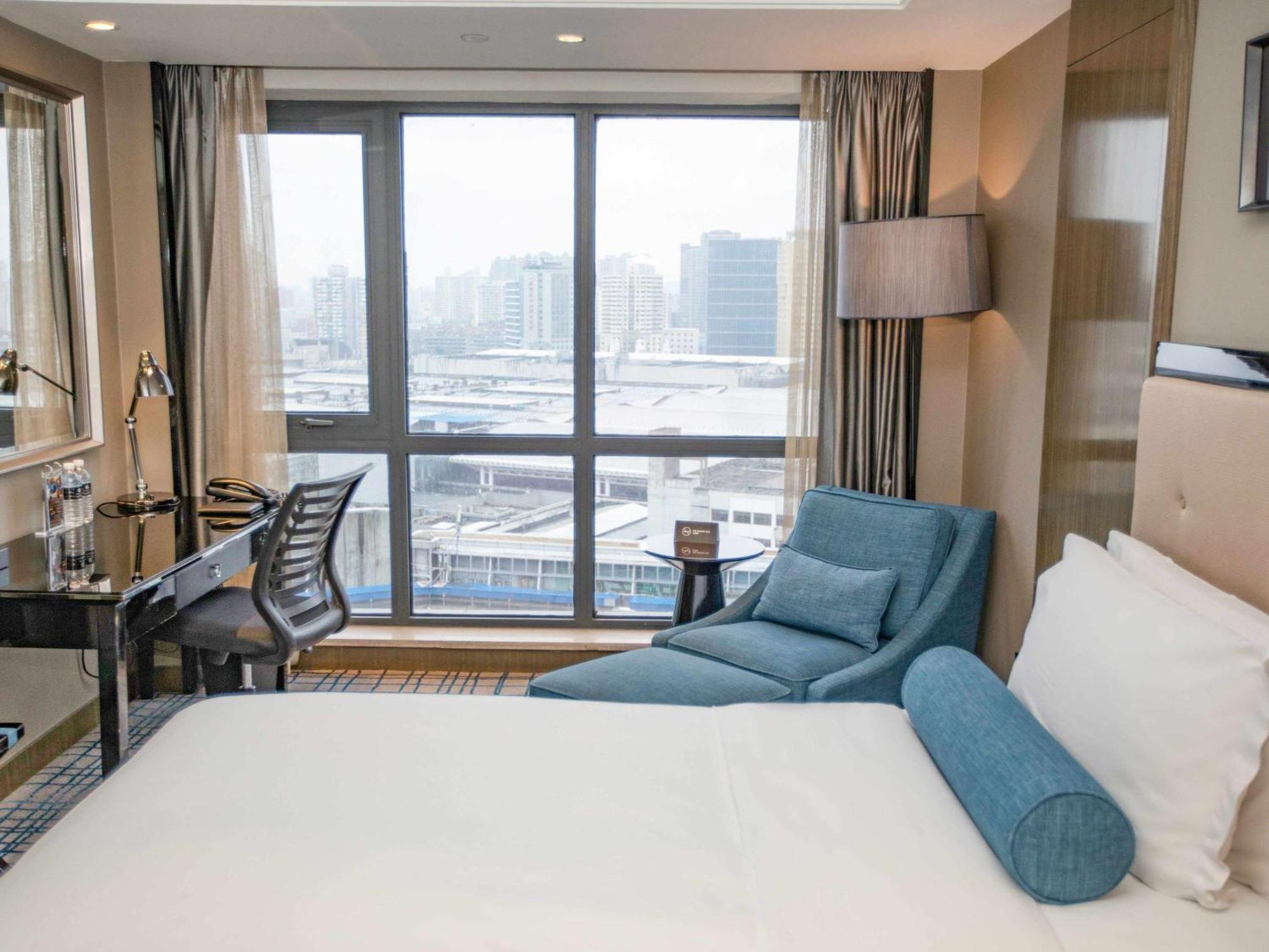Pullman Shanghai Jingan Exterior photo