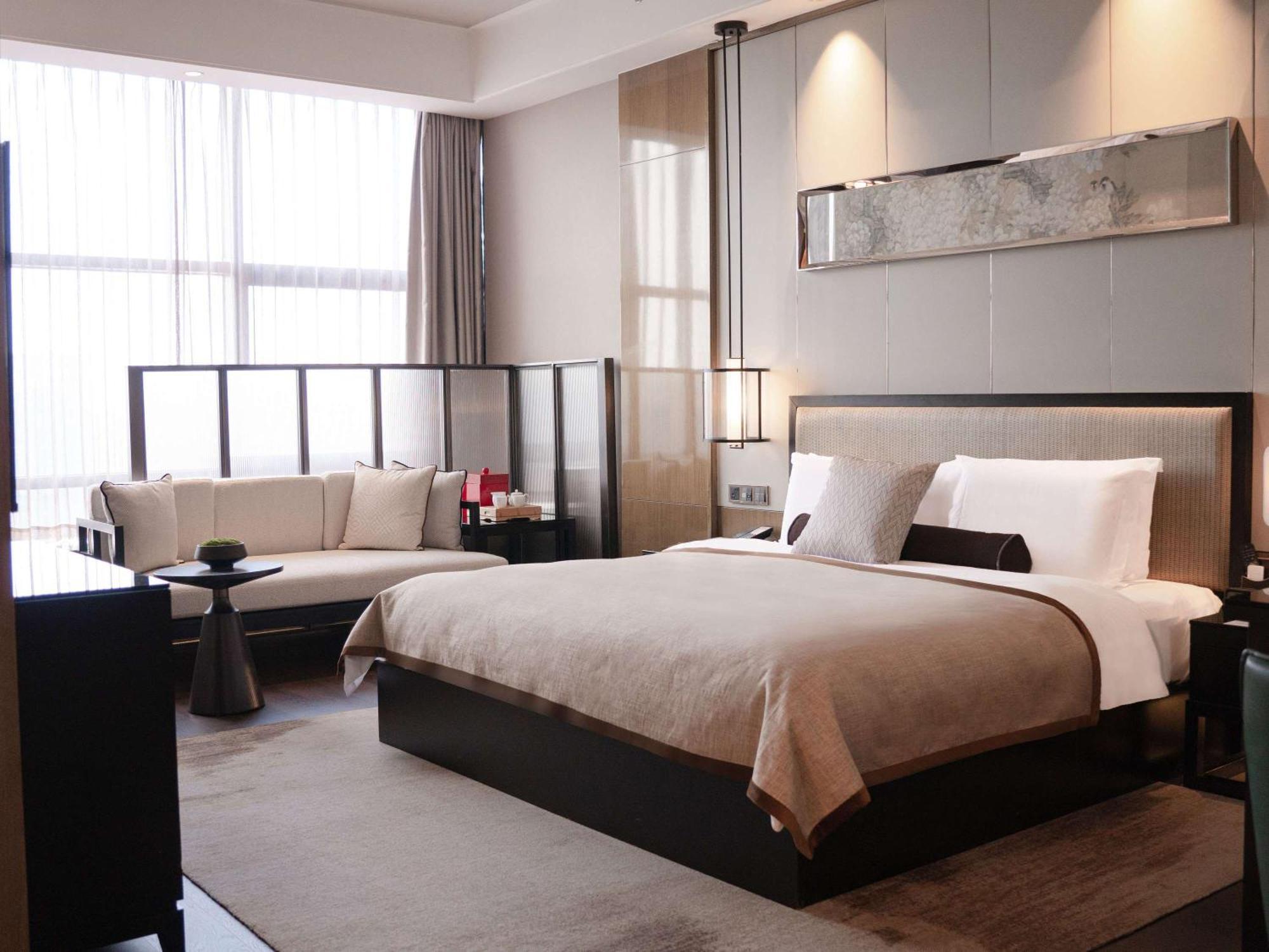 Pullman Shanghai Jingan Exterior photo