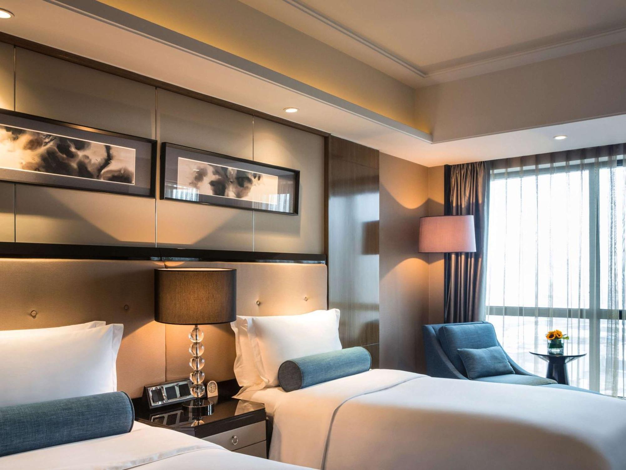 Pullman Shanghai Jingan Exterior photo
